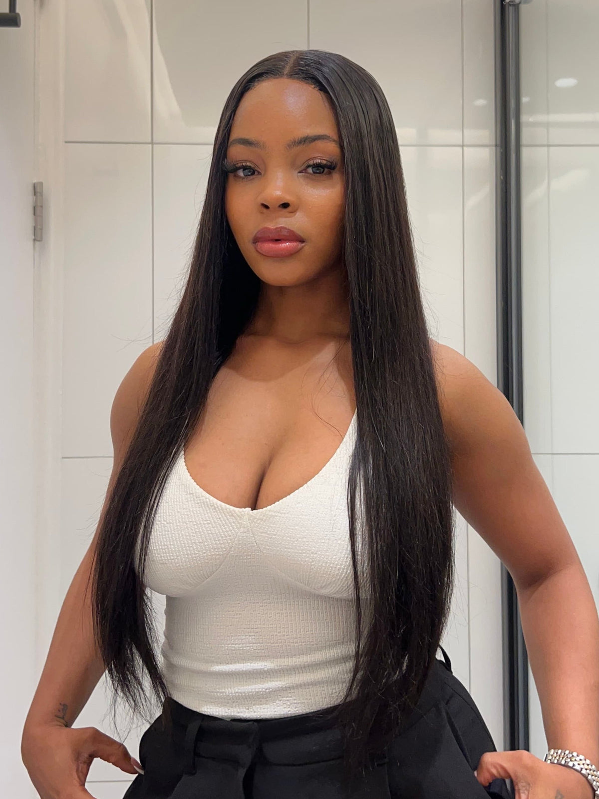Kim – Peruvian 2×6 Straight Lace Wig