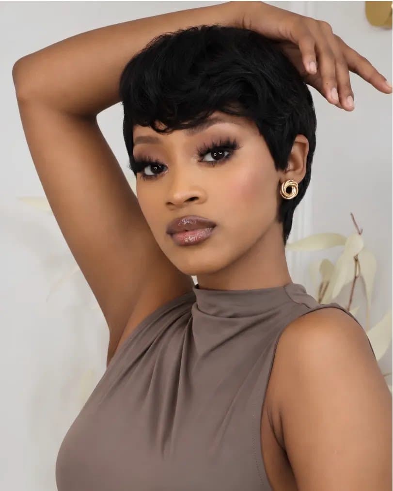MUSA - Brazilian Straight Pixie - Nat - 6"